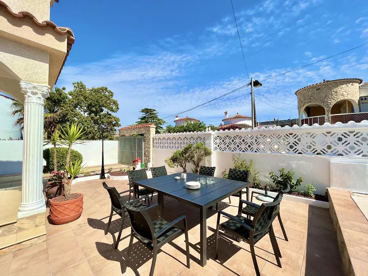 Villa Requesens 6-3 - Barneda Premium Empuriabrava Semesterbostad
