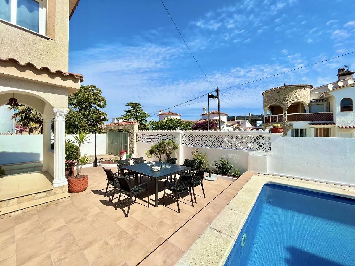 Villa Requesens 6-3 - Barneda Premium Empuriabrava