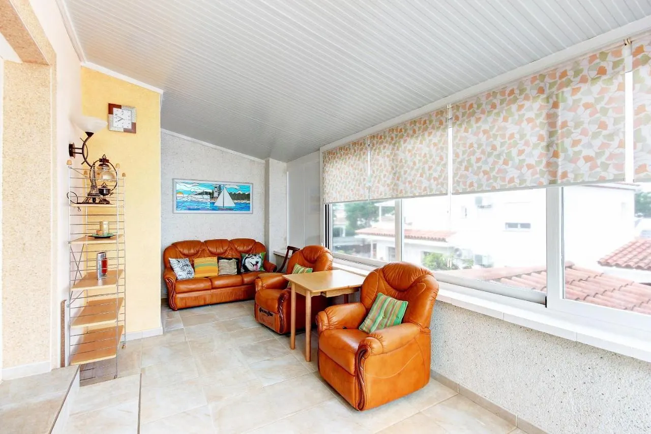 Semesterbostad Villa Requesens 6-3 - Barneda Premium Empuriabrava