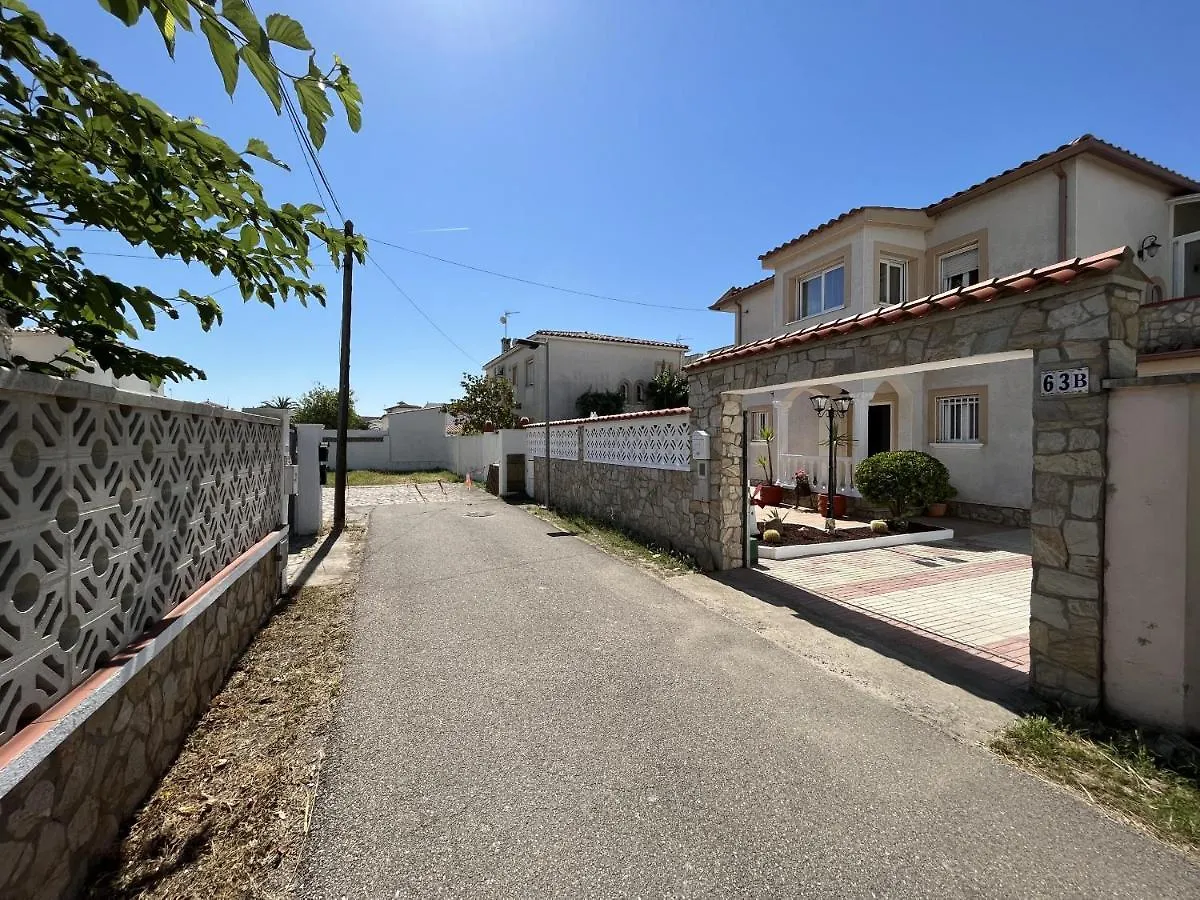 Villa Requesens 6-3 - Barneda Premium Empuriabrava Semesterbostad
